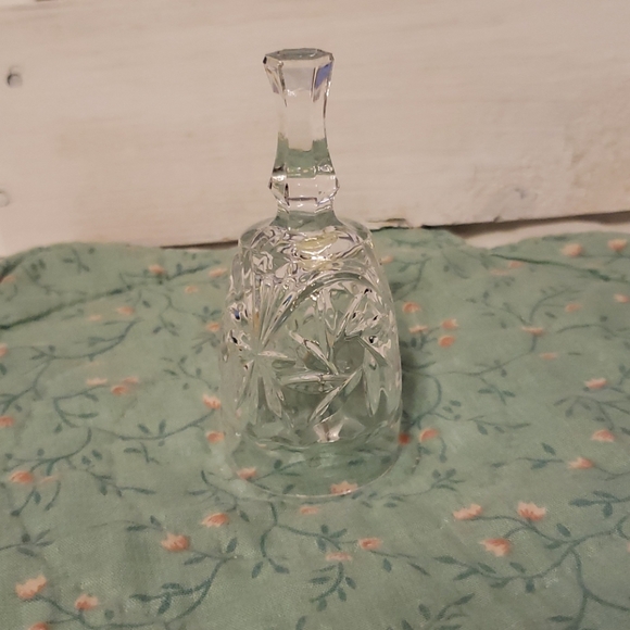 Vintage Crystal Bell 🔔 - Picture 2 of 5